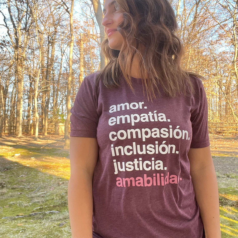 'Kindness is' en Español Classic Tee