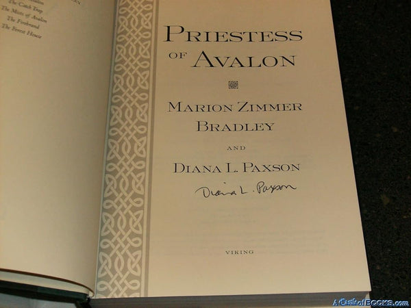 Priestess of Avalon (Avalon, Book 4) cover image